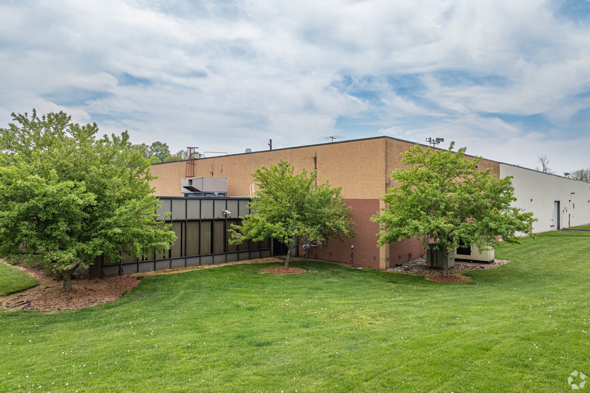 101 Cottontail Ln, Somerset, NJ for Rent