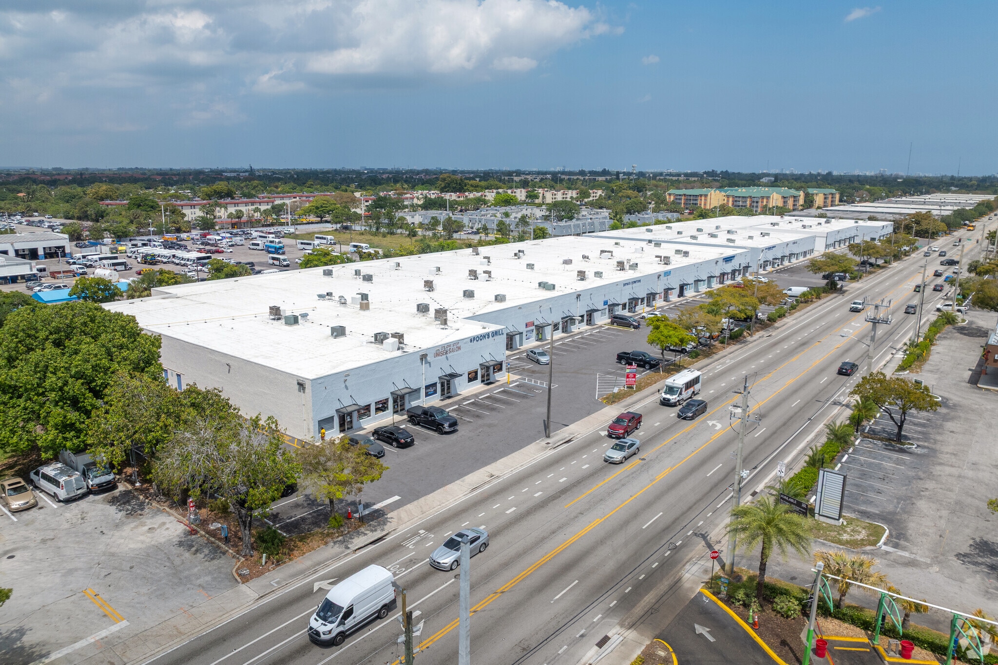 3927-3999 NW 19th St, Lauderdale Lakes, FL for Rent