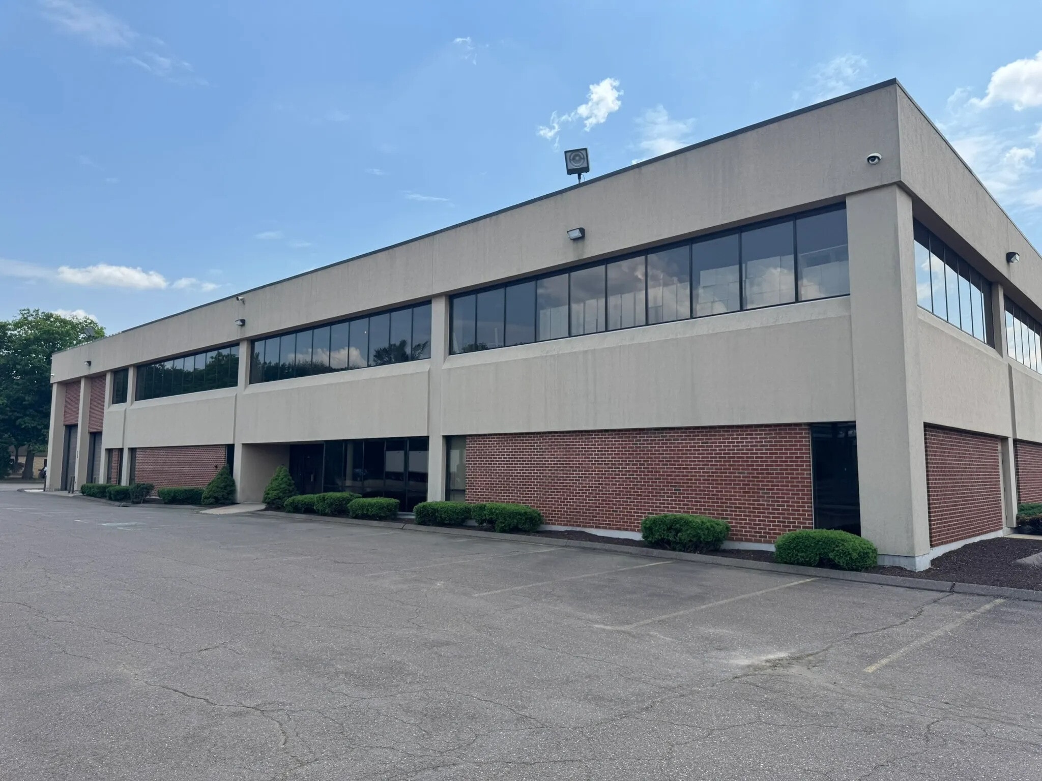8 Nutmeg Rd S, South Windsor, CT for Rent