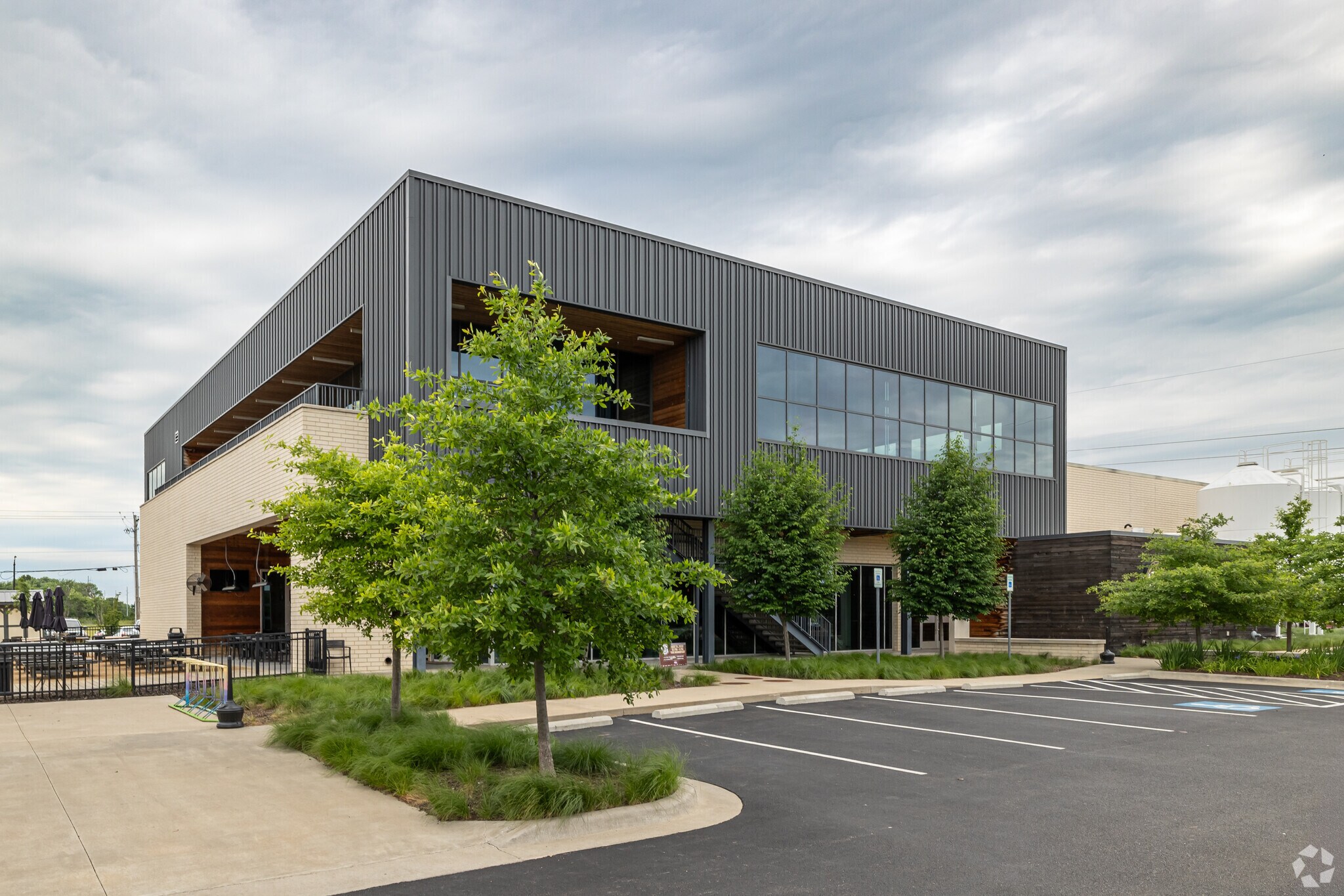 901 SW 14th St, Bentonville, AR for Rent