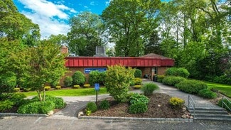 Hauppauge, NY Freestanding - 521 Townline Rd