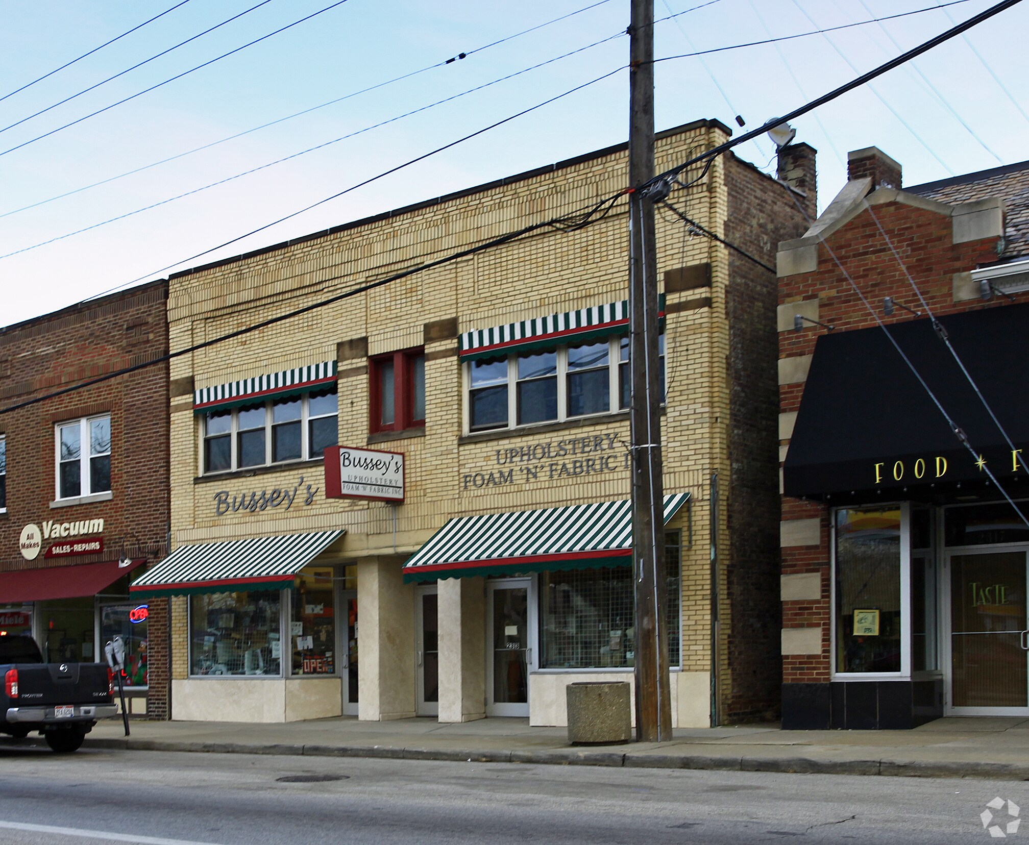 2311 Lee Rd Cleveland, OH 44118 Retail Property for Lease on