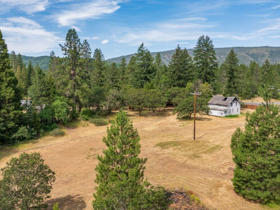 33105 Redwood Hwy, Cave Junction, OR for Sale