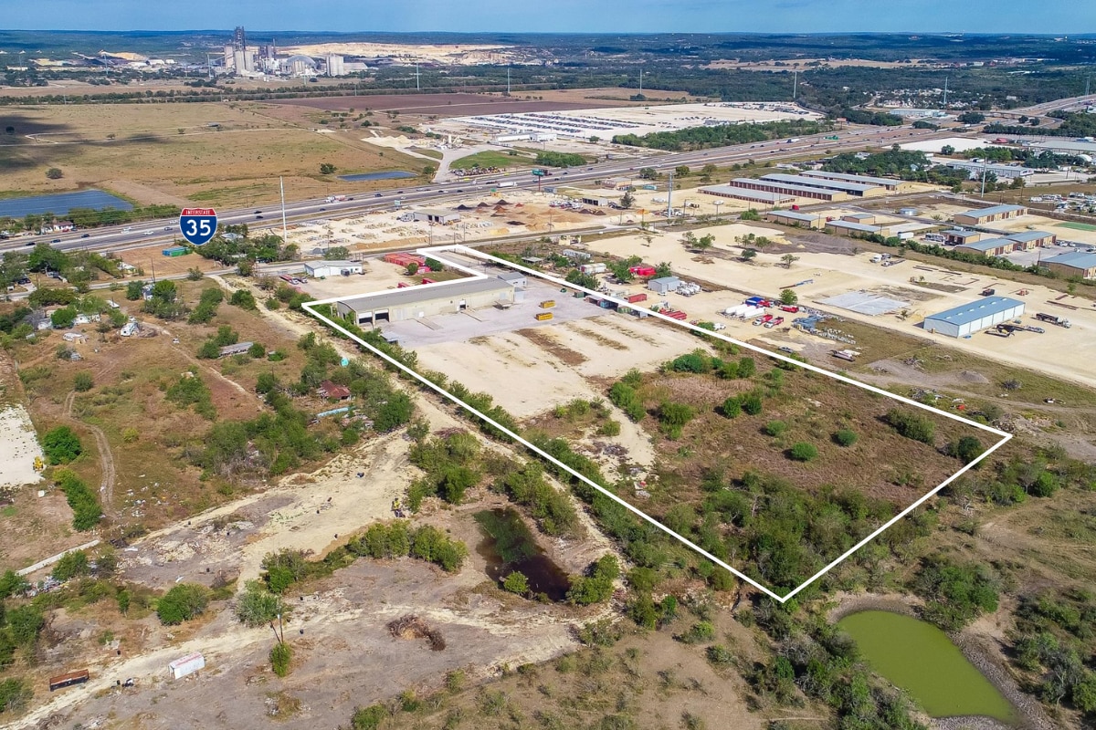 8163 Old Bastrop Rd, New Braunfels, TX for Sale
