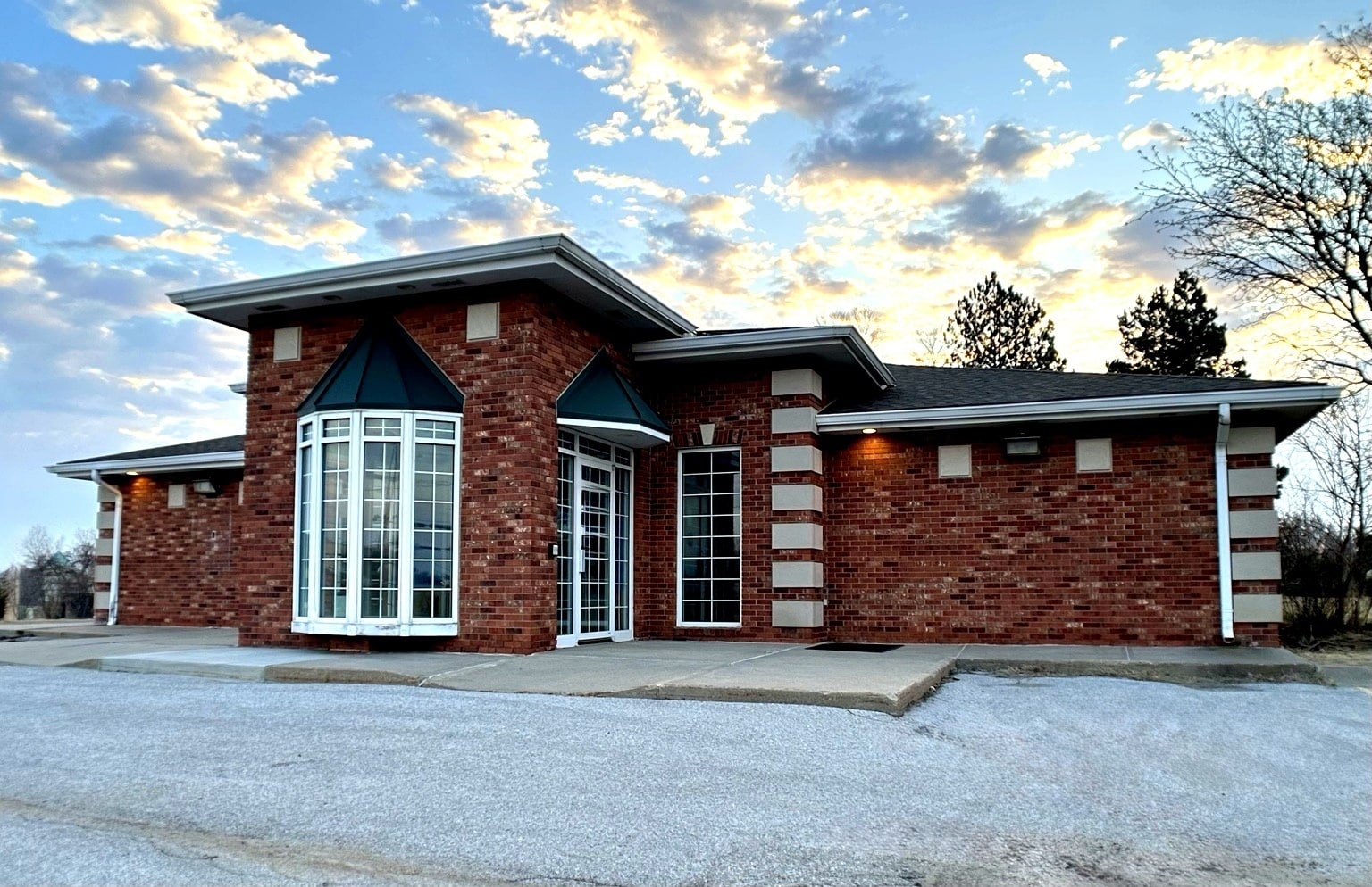 8021 S 84th St, La Vista, NE for Sale