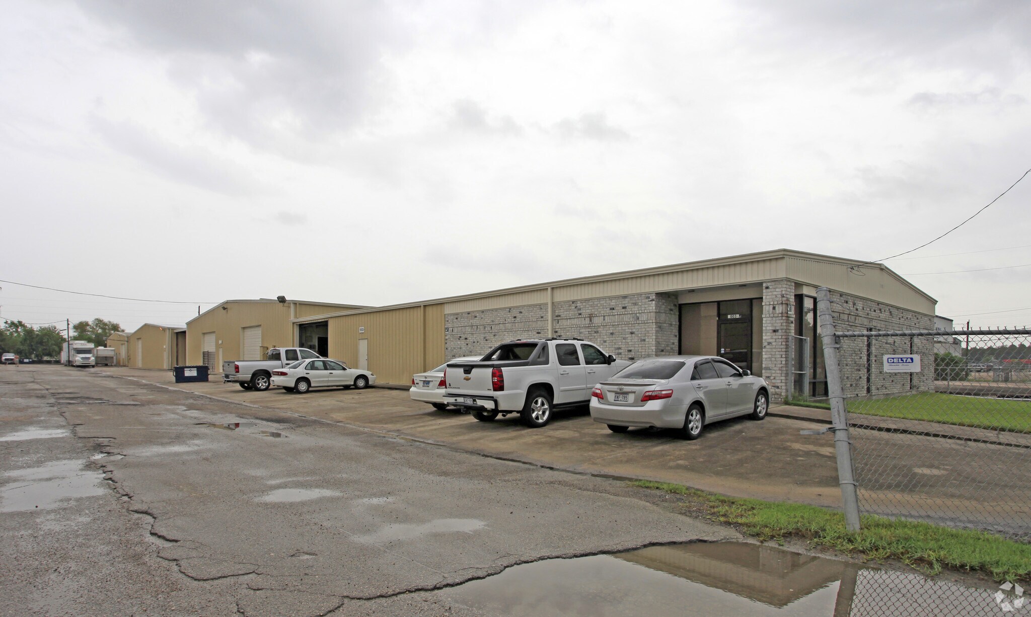 Aspen Manufacturing 373 Atascocita Road Humble Tx 77396 1003 Atascocita Rd Humble, TX 77396 - Industrial Property for Sale on