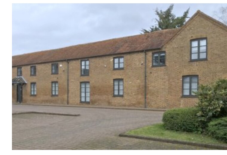Riding Court Rd, Slough, BKS for Rent