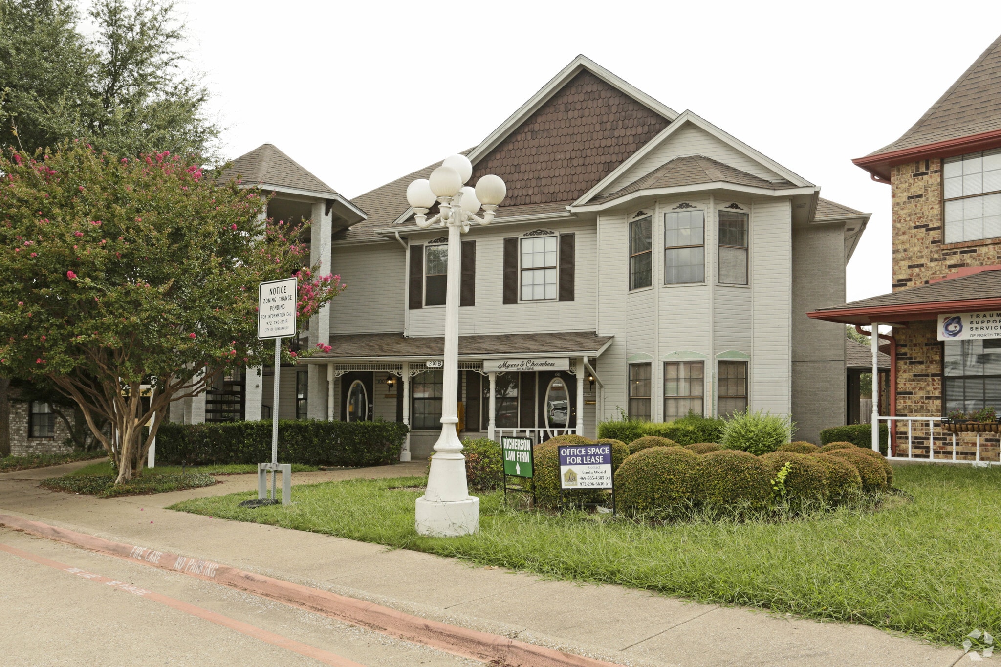 210 S Cedar Ridge Dr, Duncanville, TX for Rent