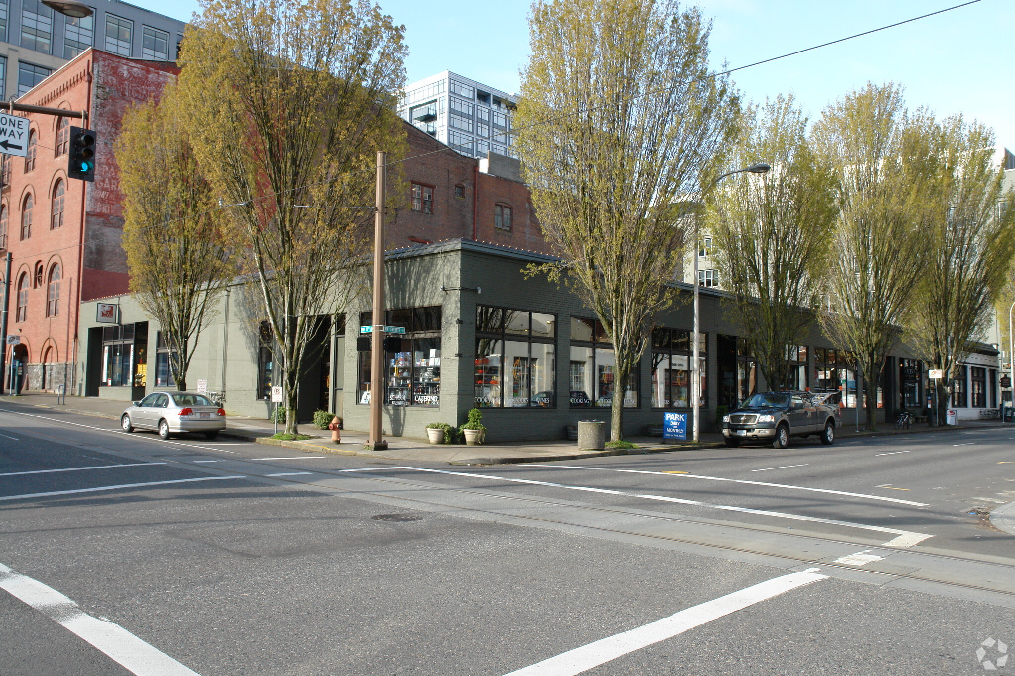 1122-1140 NW Everett St, Portland, OR for Rent