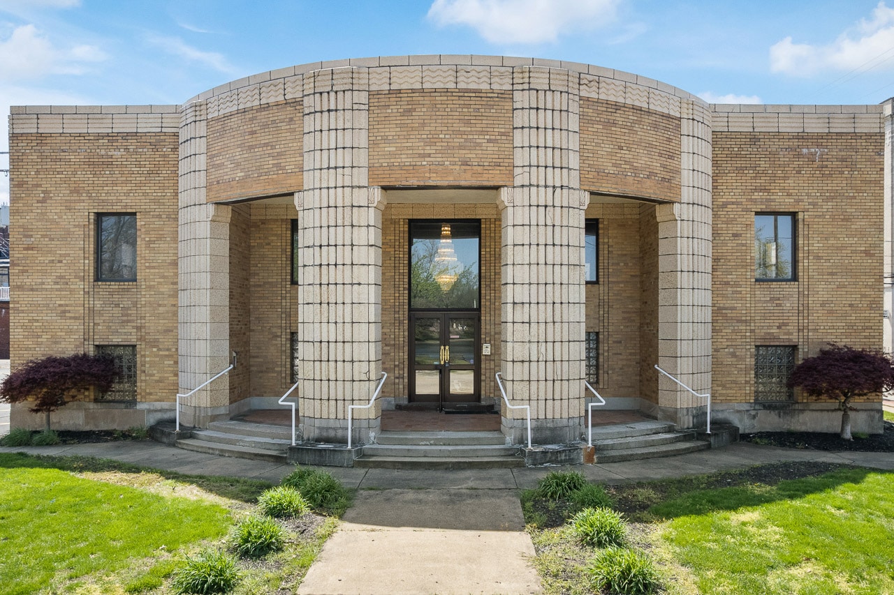 542 W Park Ave, Barberton, OH for Sale