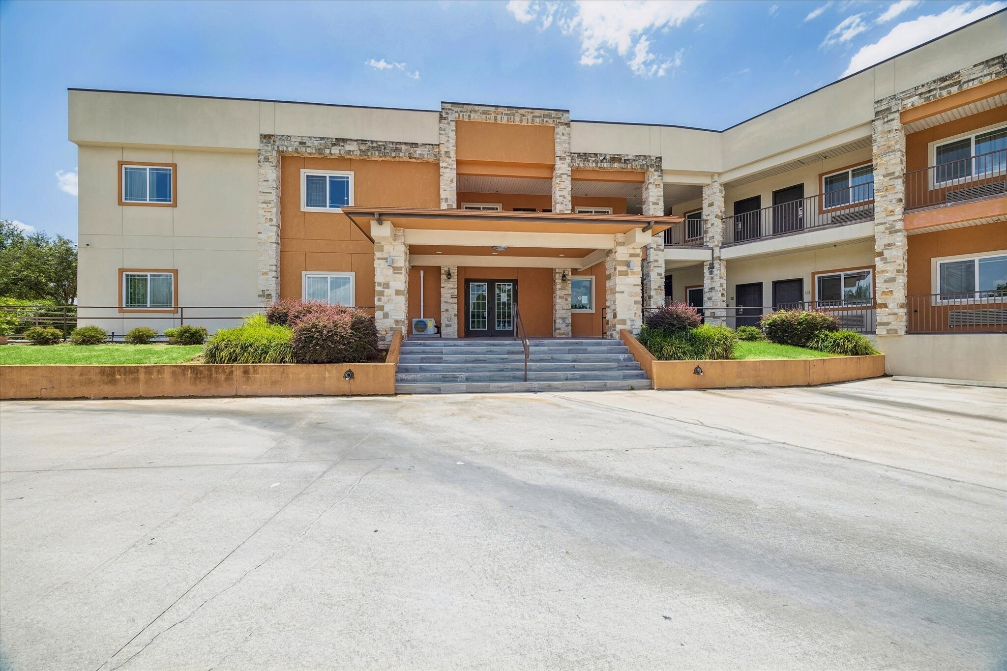 9818 W Little York Rd, Houston, TX for Sale