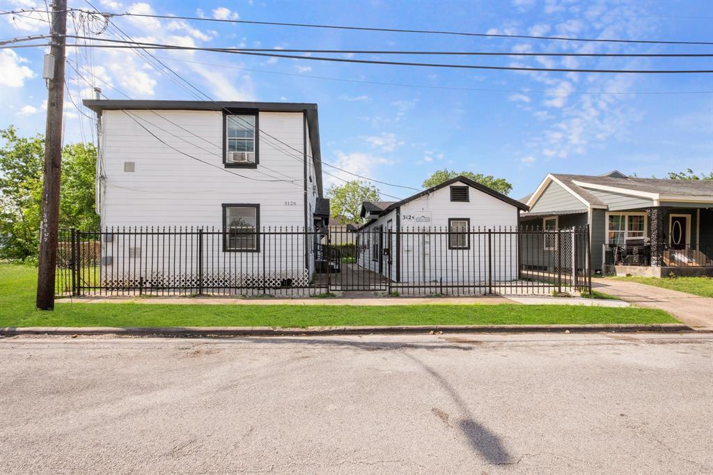 3124-3126 Webster St, Houston, TX for Sale