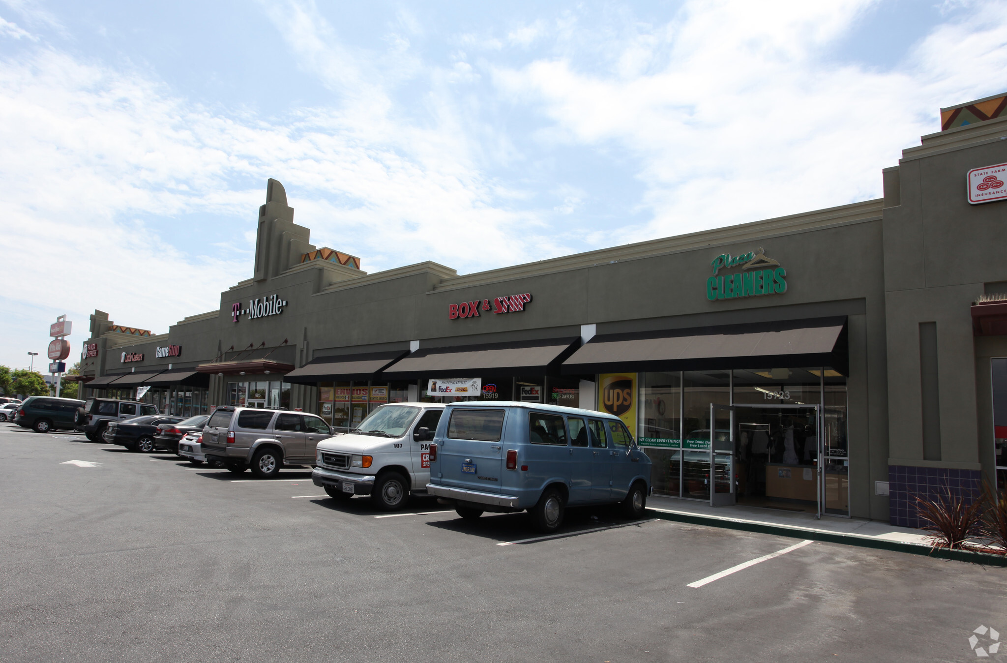 15909-15925 Bellflower Blvd, Bellflower, CA for Rent