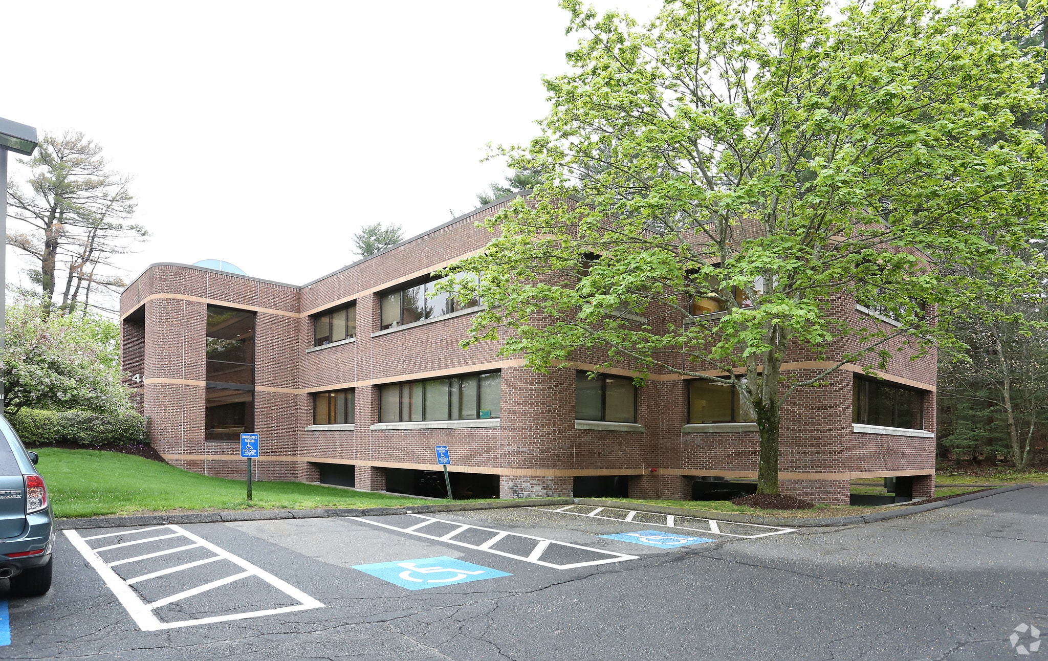 40 Dale Rd, Avon, CT for Rent