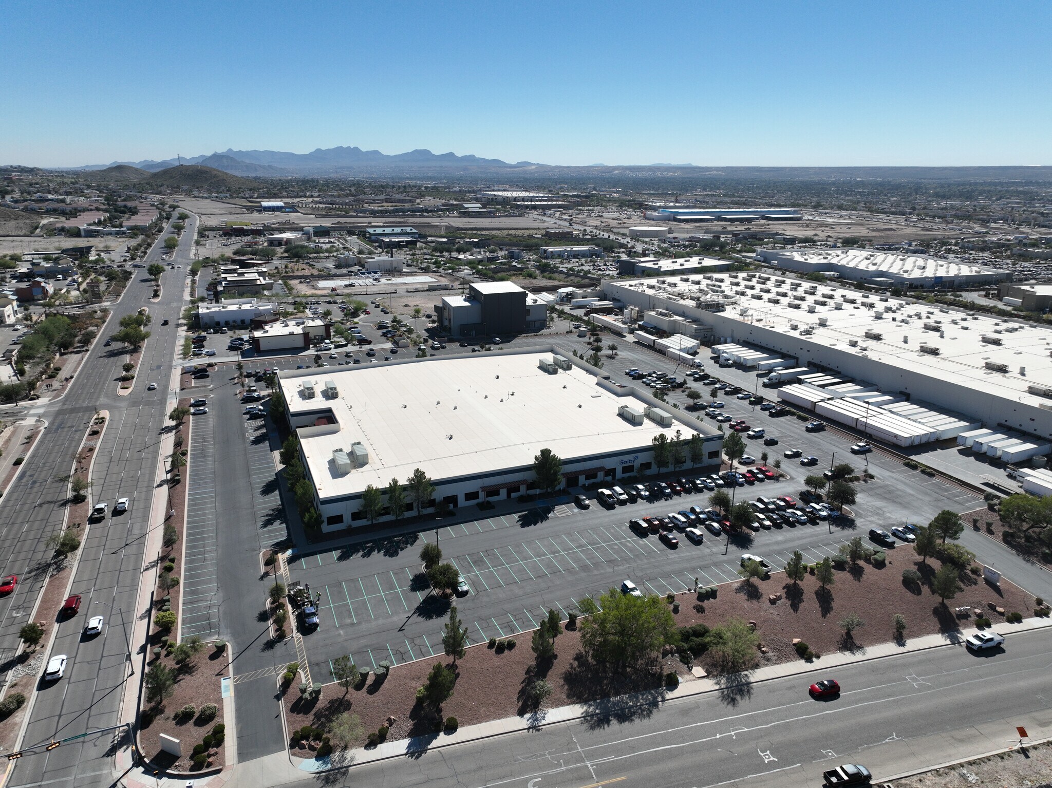 1575 N Resler Dr, El Paso, TX for Rent