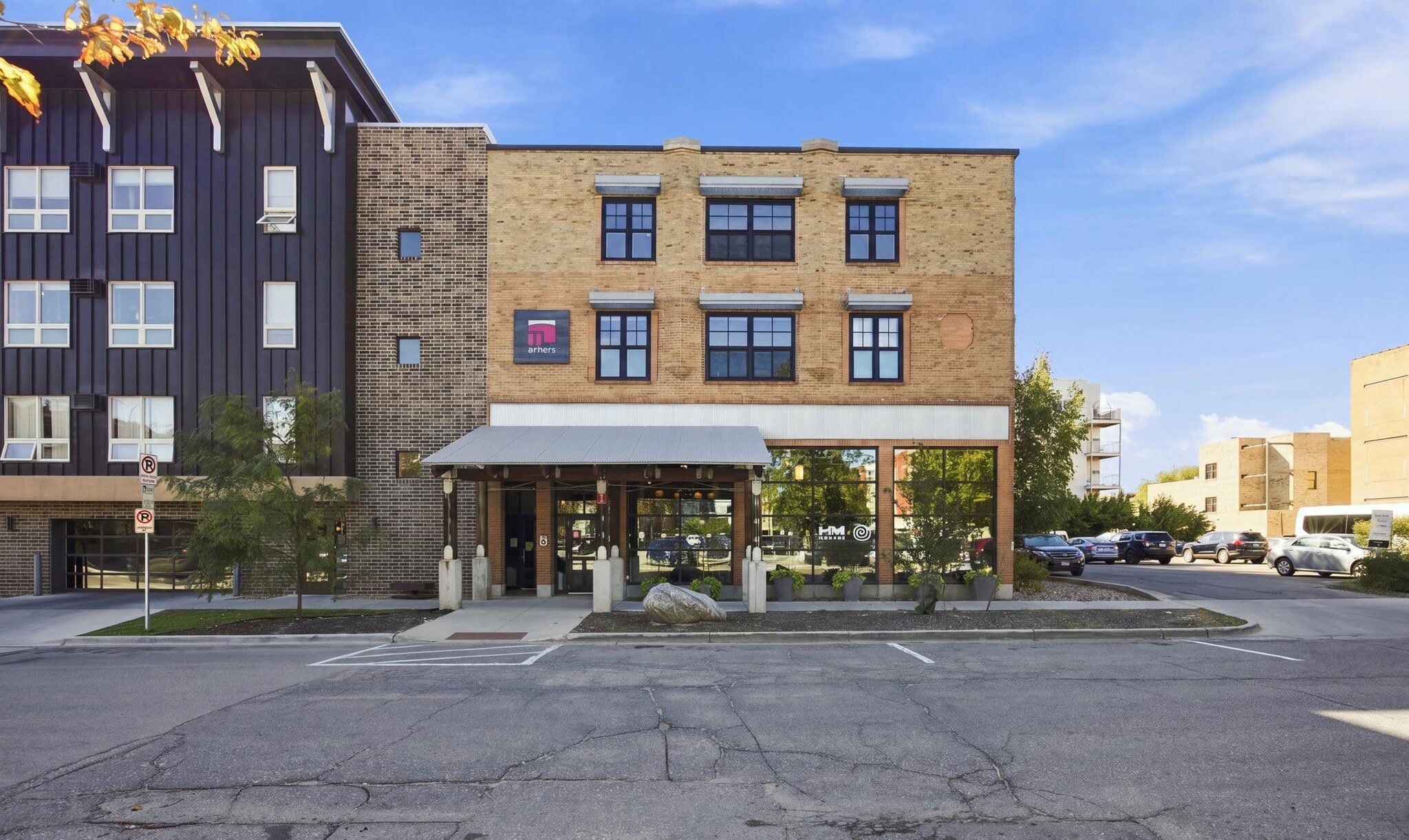 8 7th St N, Fargo, ND for Rent