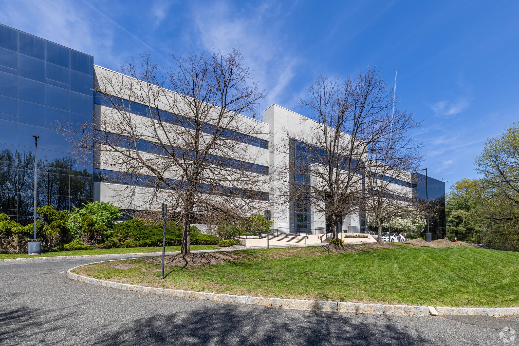 695 US Highway 46, Fairfield, NJ for Rent