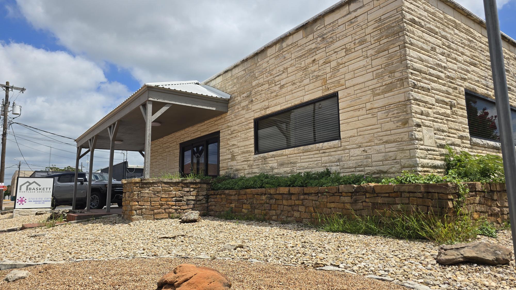 299 S Columbia St, Stephenville, TX for Rent