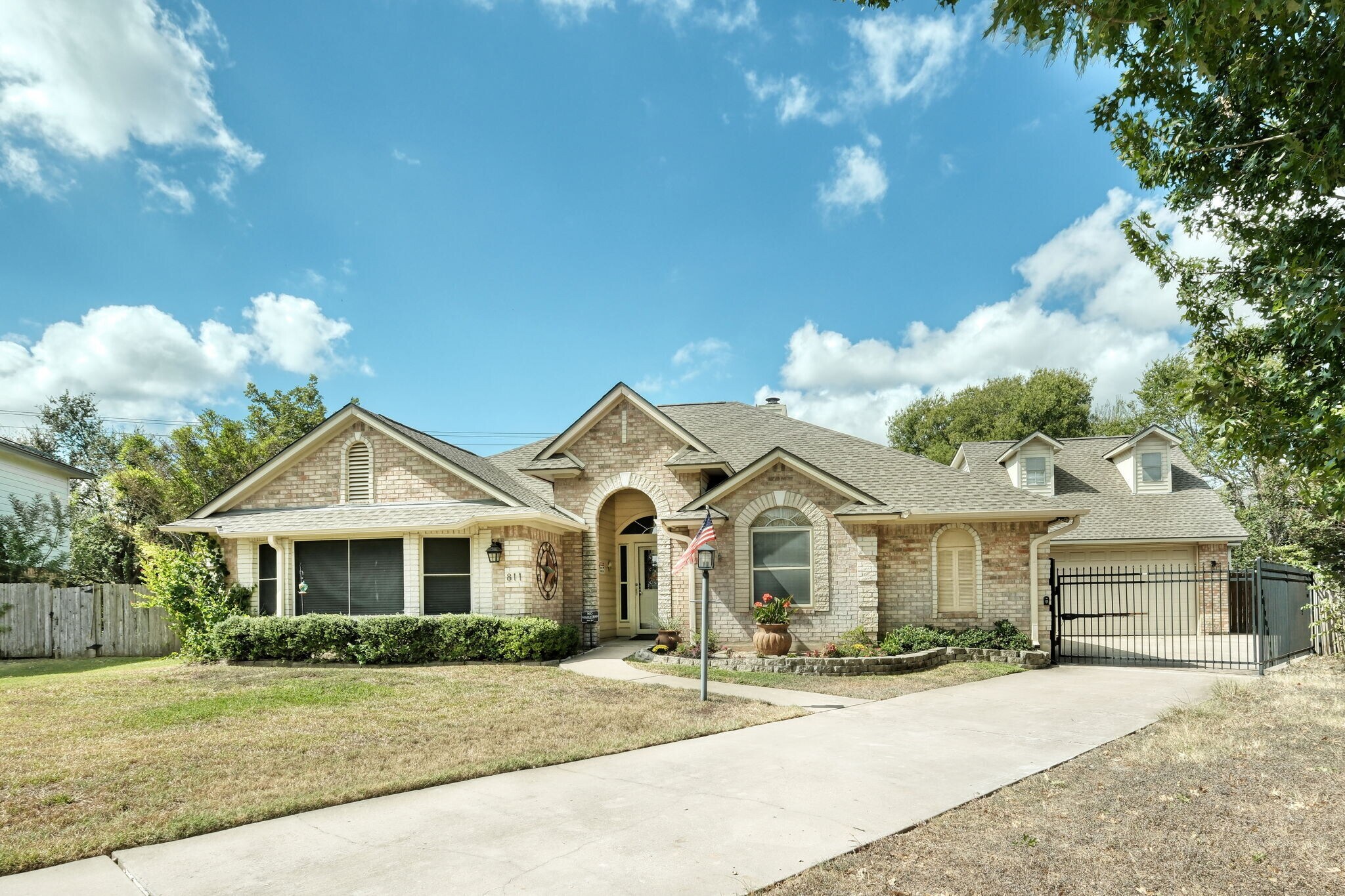 811 Mountain View Cv, Pflugerville, TX for Sale