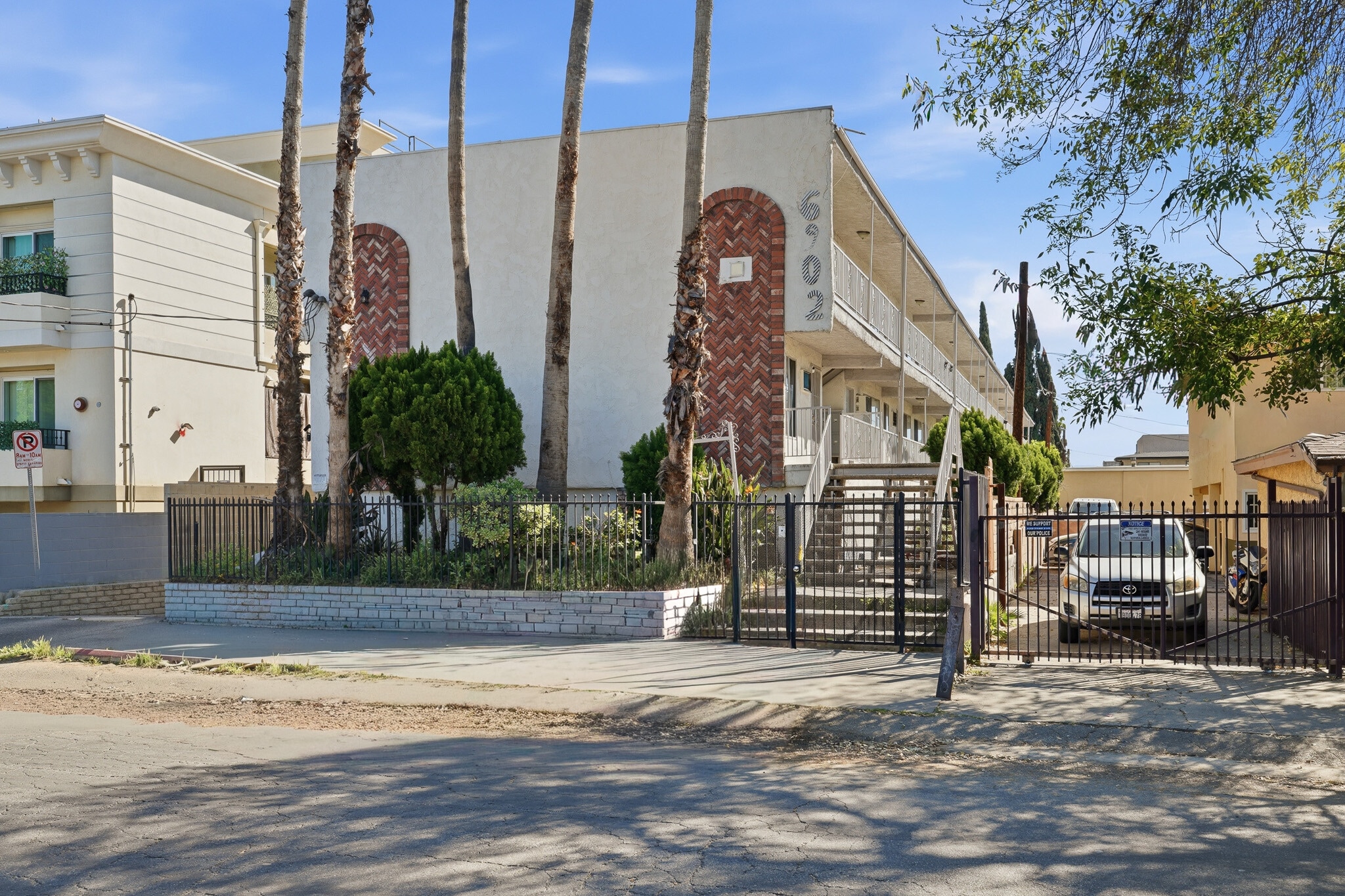 6902 Vesper Ave, Van Nuys, CA for Sale