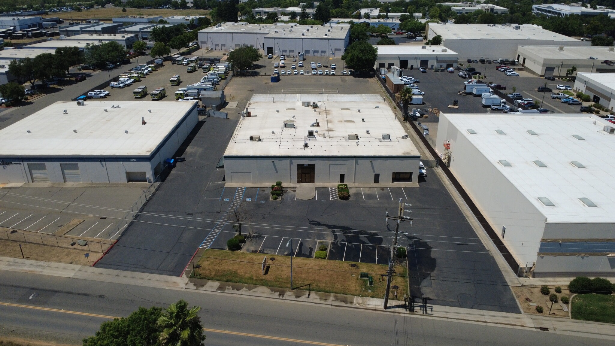 3850 Happy Ln, Sacramento, CA for Sale