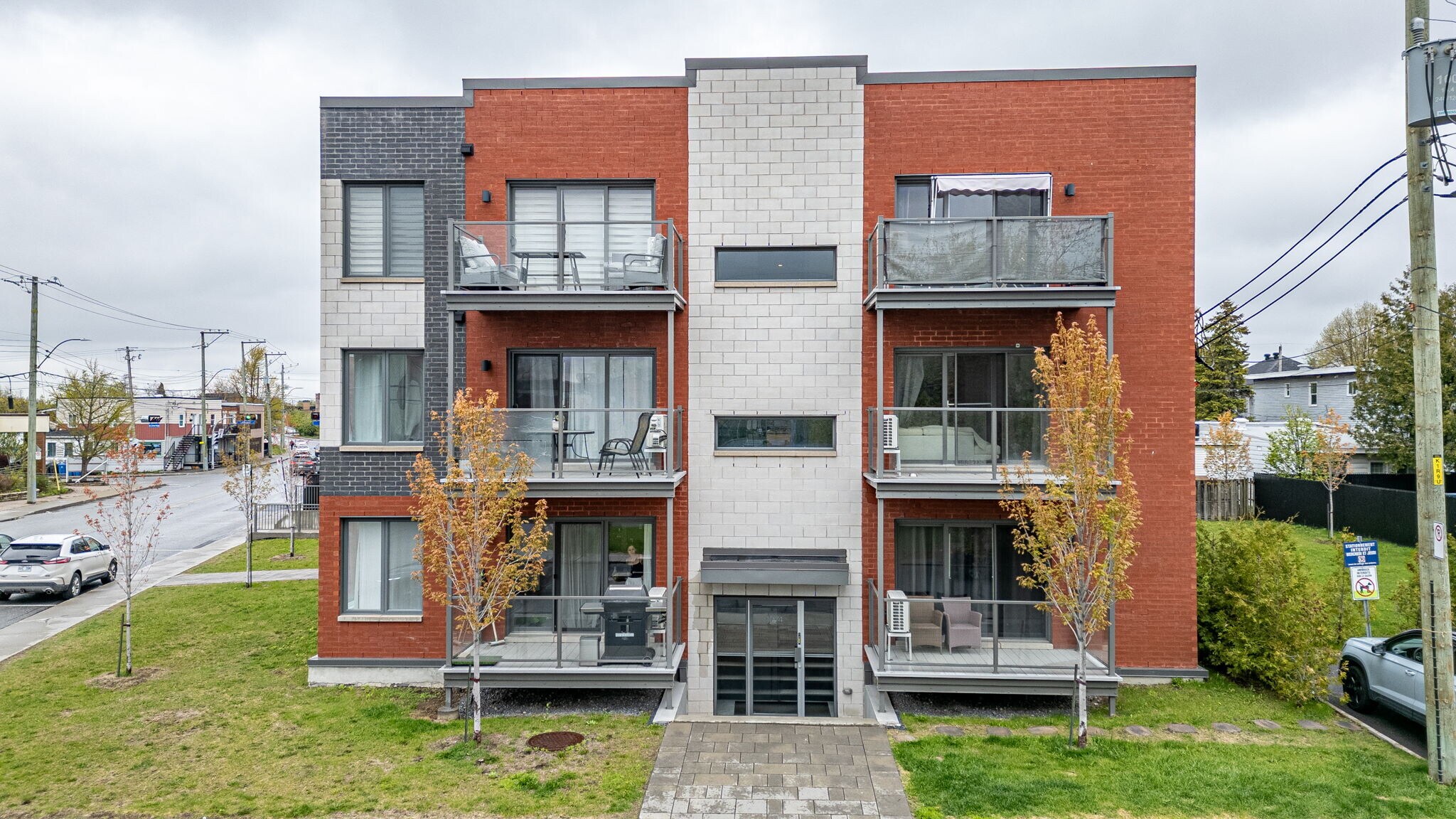 1074 Ch Du Côteau-Rouge, Longueuil, QC for Sale