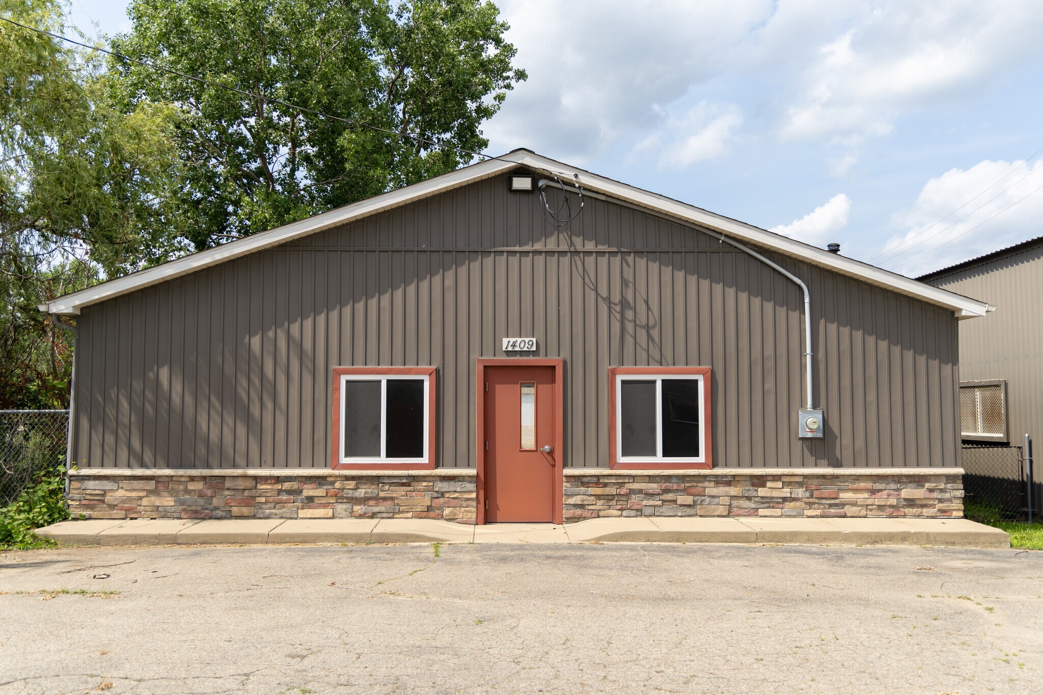1409 Lake Lansing Rd, Lansing, MI for Rent