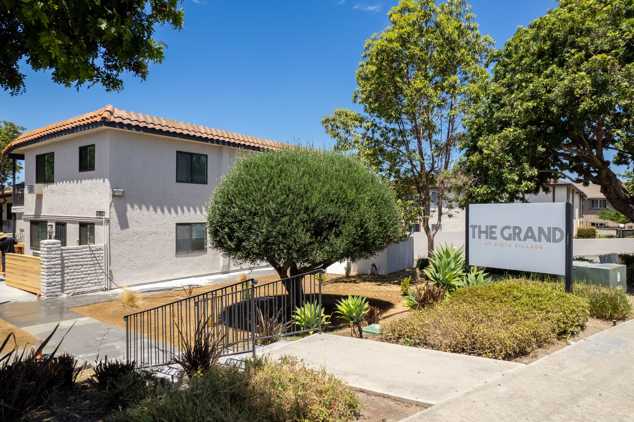 628 W California Ave, Vista, CA for Sale