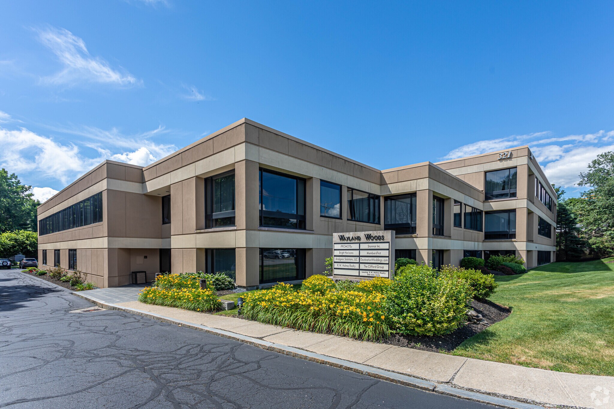 321 Commonwealth Rd, Wayland, MA for Rent