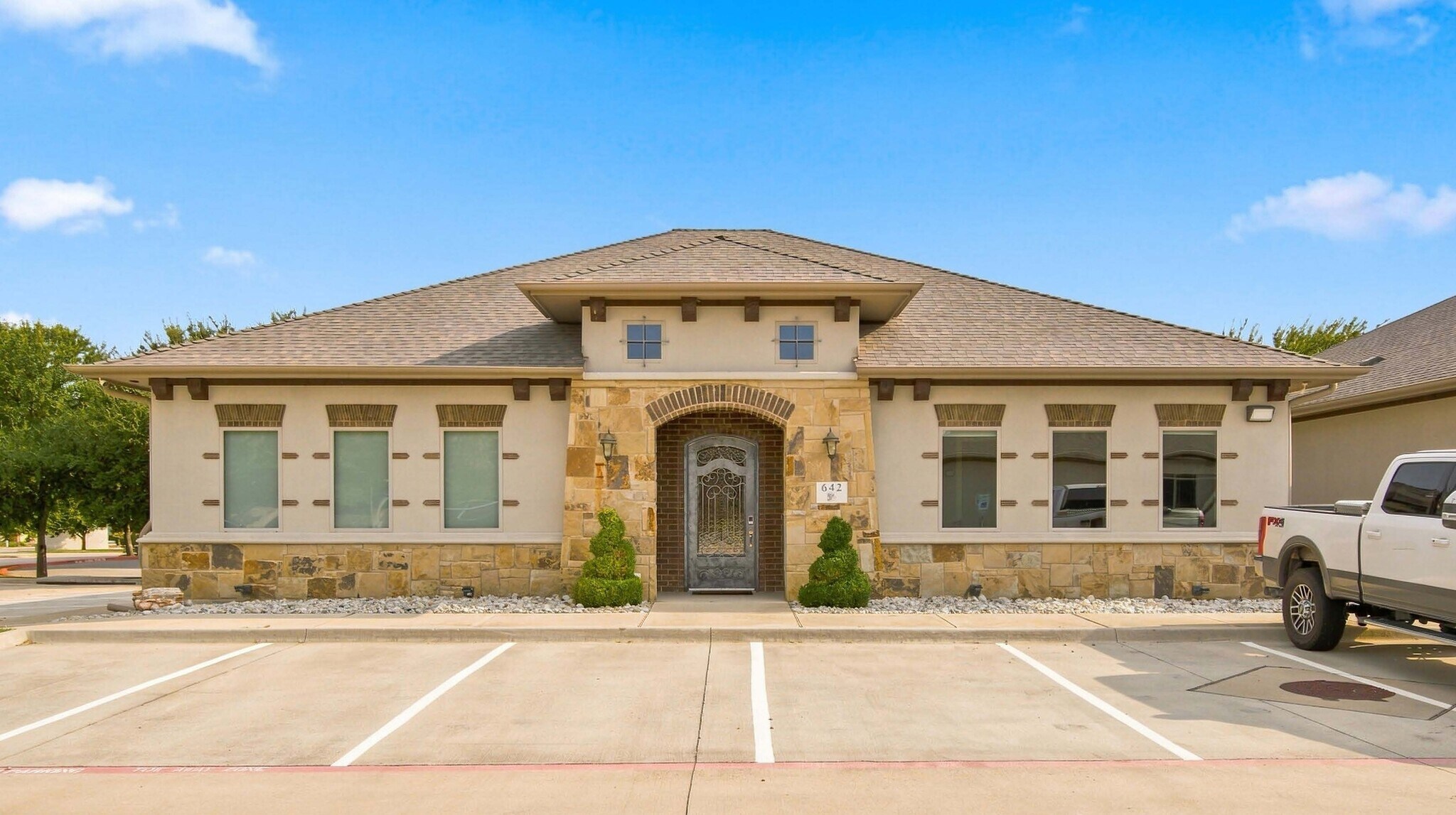 642 Stoneglen Dr, Keller, TX for Sale