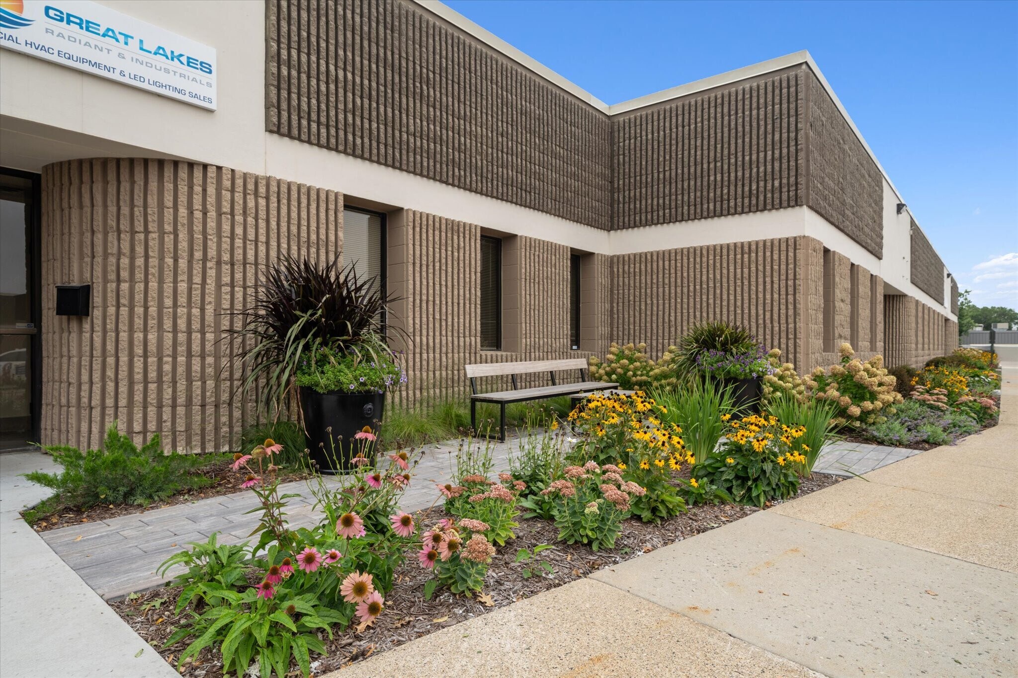 9701-9727 Valley View Rd, Eden Prairie, MN for Rent