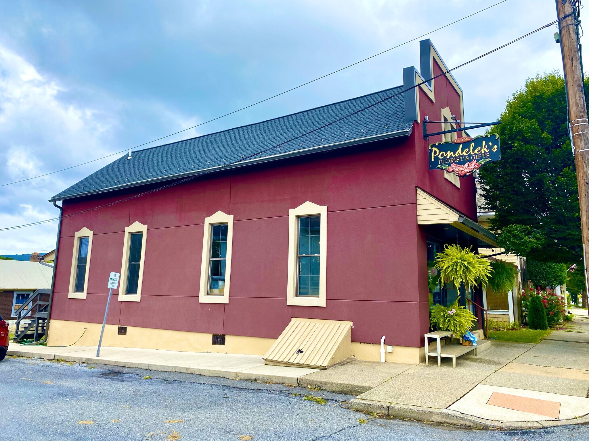 202 Main St, Hellertown, PA for Rent