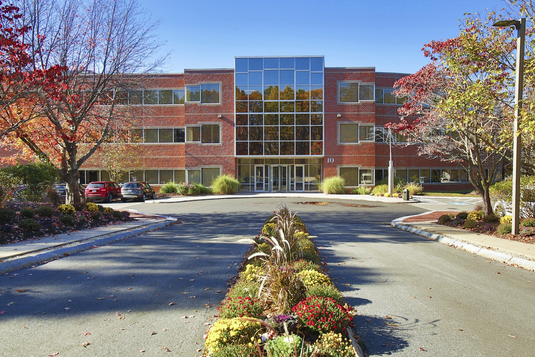 10 New England Business Ctr, Andover, MA for Rent