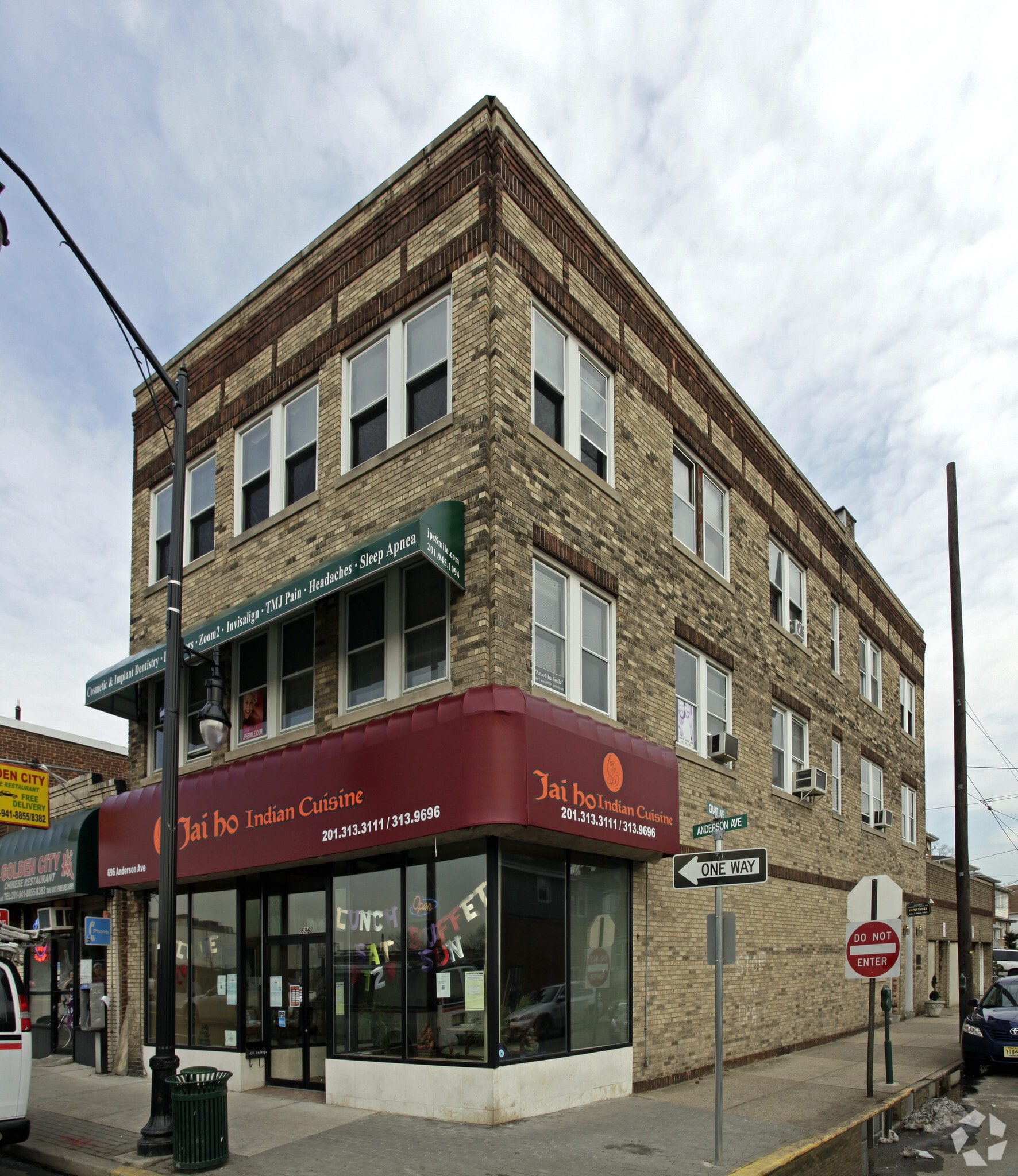696 Anderson Ave, Cliffside Park, NJ for Rent