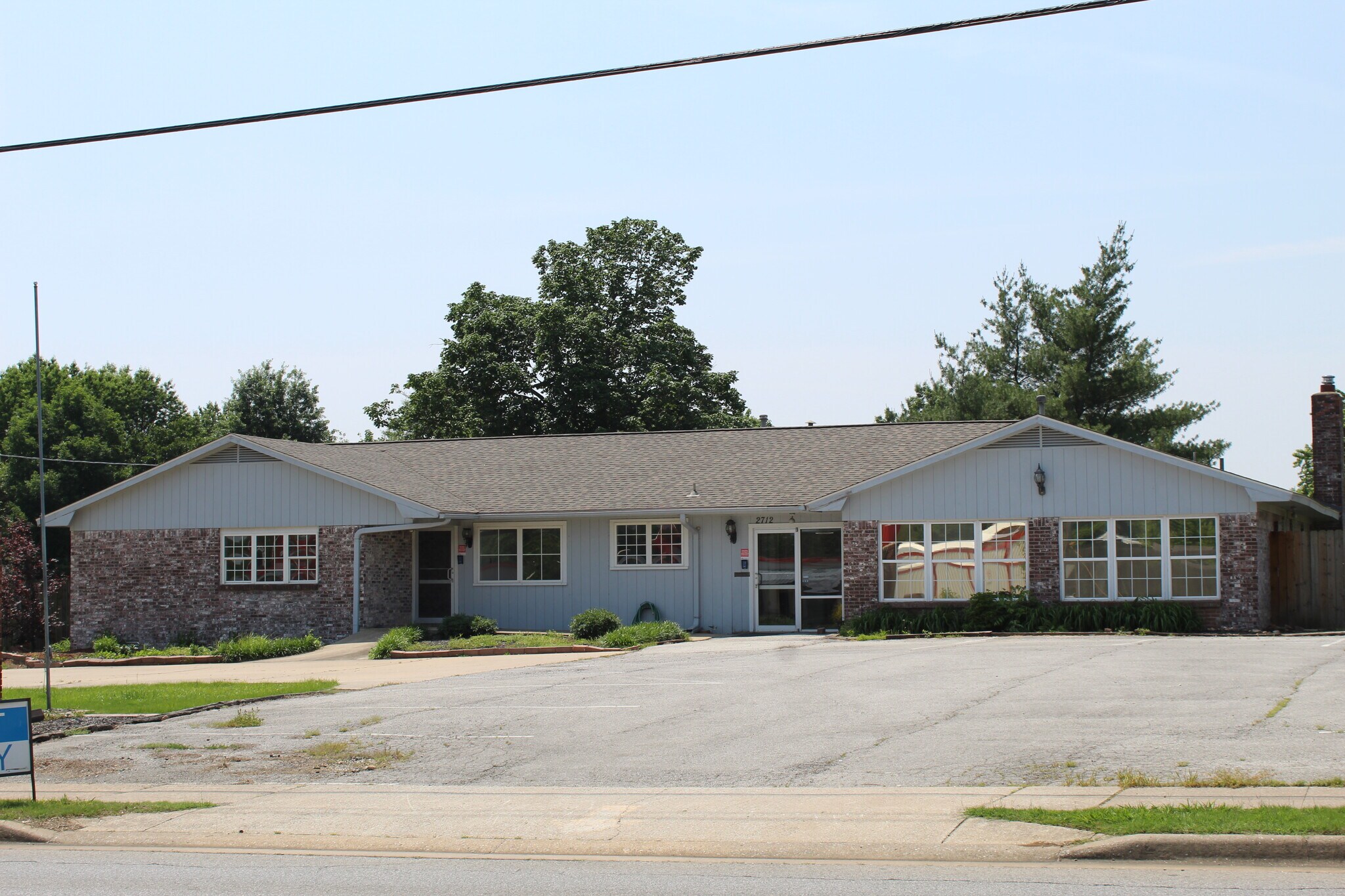 2712 W Olive St Rogers, AR 72756 Office Property for Sale on