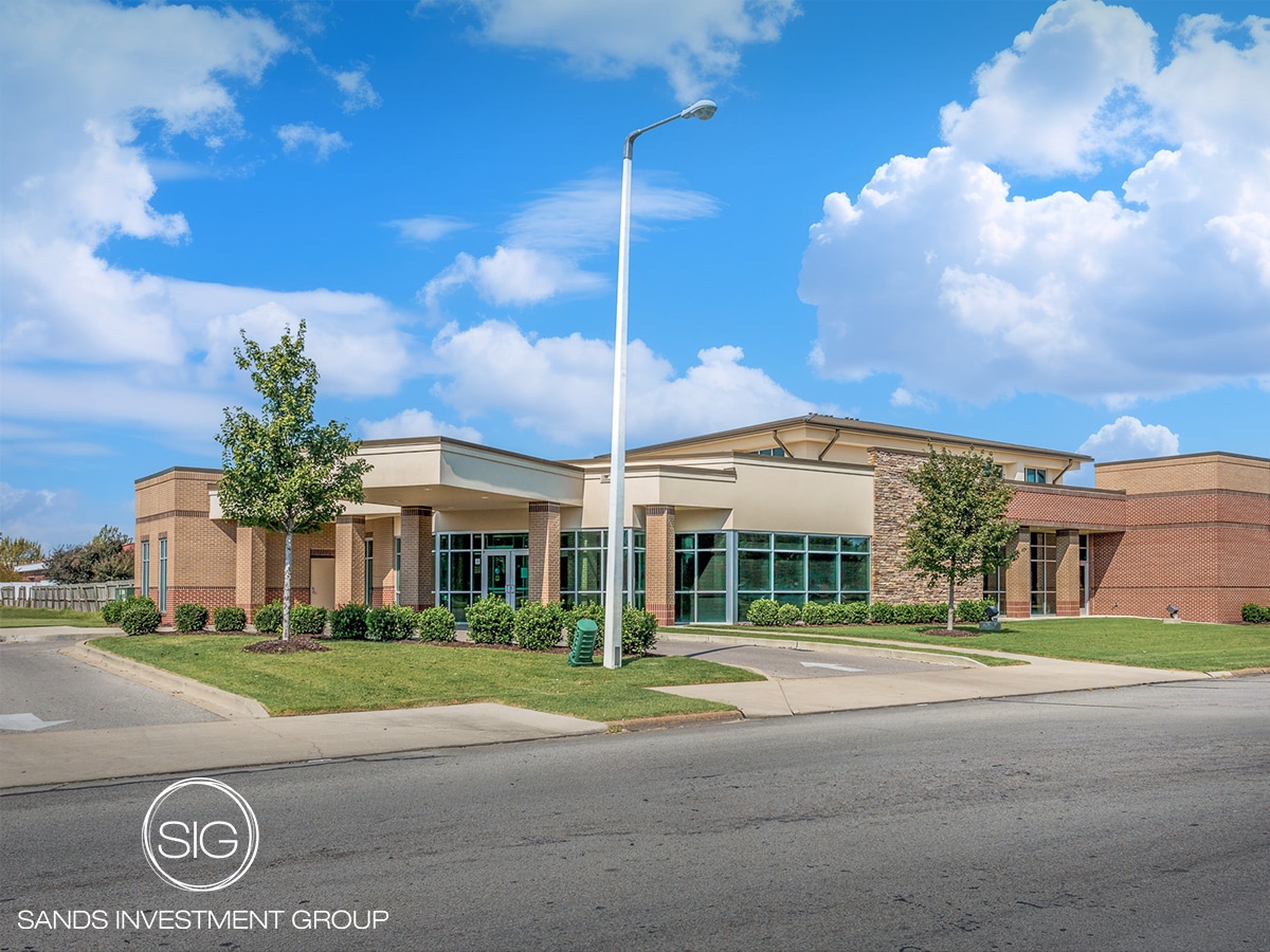 200 W Broadway St, West Memphis, AR for Sale