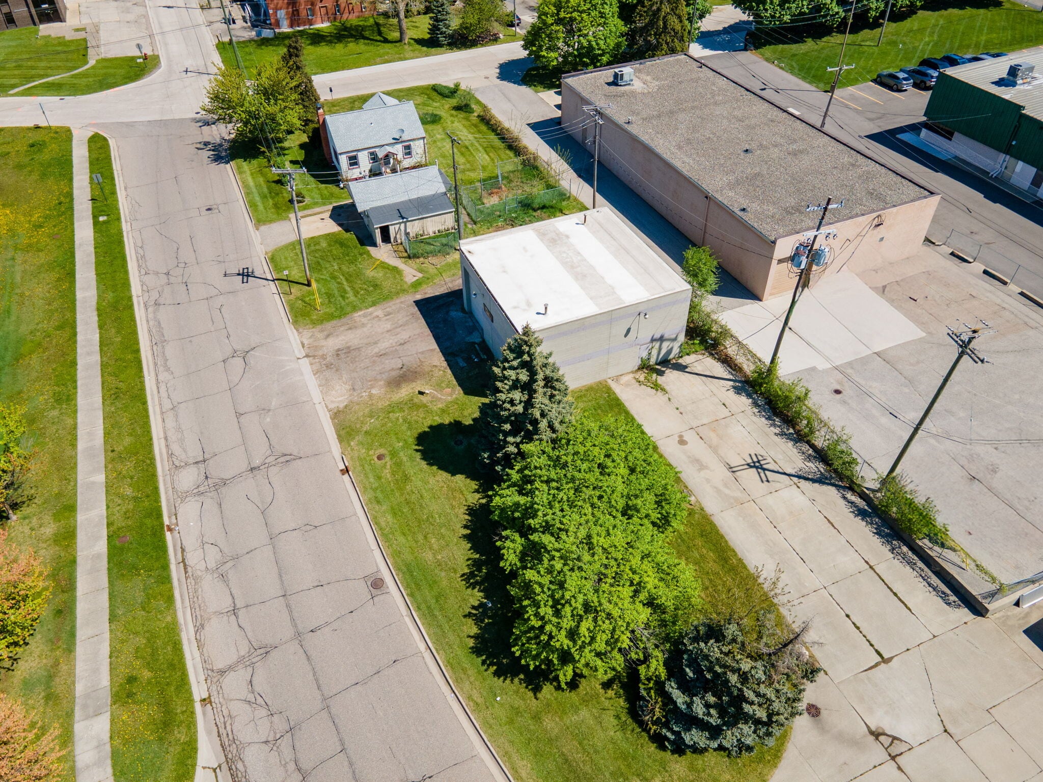 1816 Larchwood Dr, Troy, MI for Sale