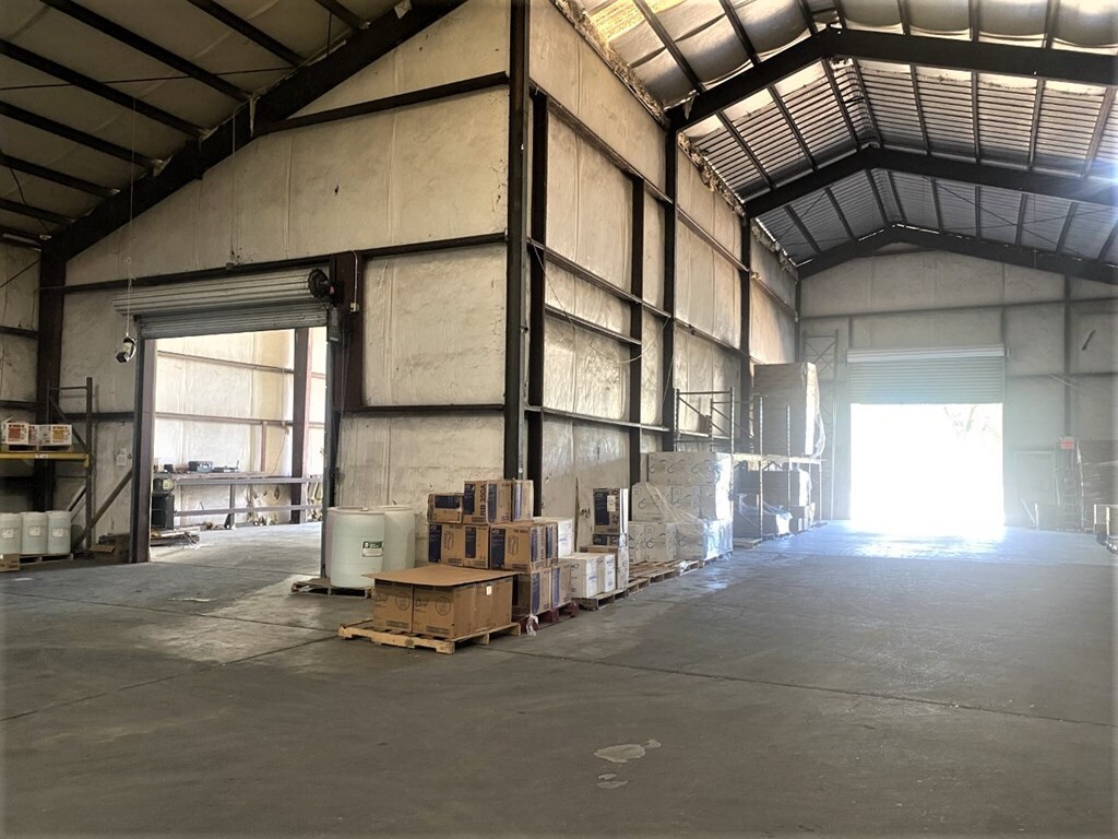 21 Feltus St Natchez, MS 39120 Industrial Property for Lease on