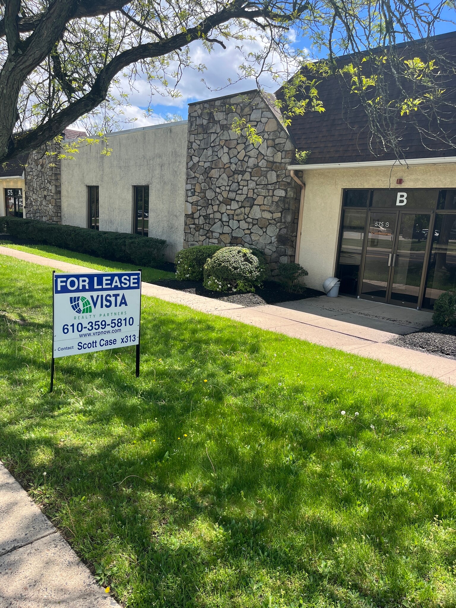 575 Virginia Dr, Fort Washington, PA for Rent