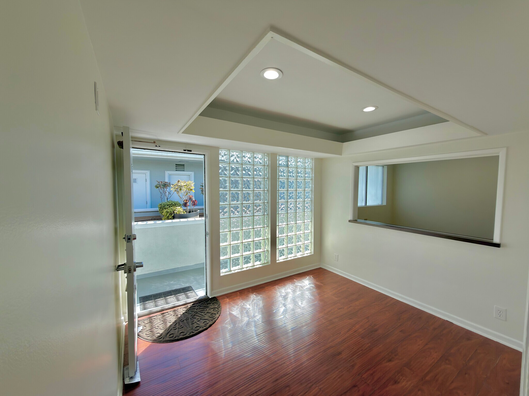 15216 Vanowen St, Van Nuys, CA for Rent