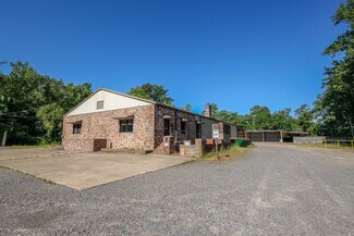 3324 N West Ave  