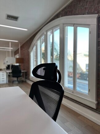 Los Angeles, CA Coworking Space - 1501 N Cahuenga Blvd