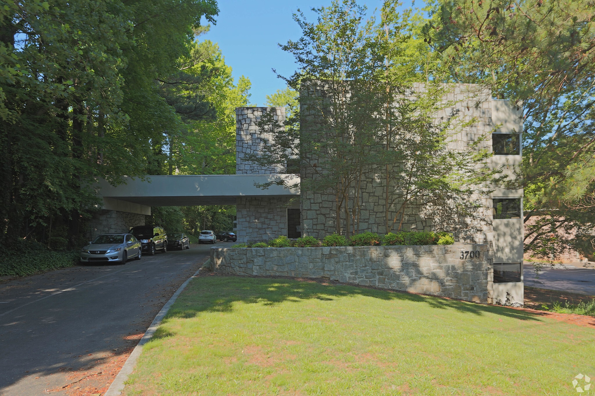 3700 Longview Dr, Chamblee, GA for Sale
