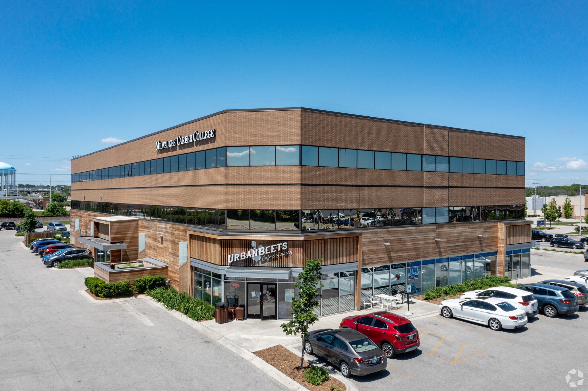 3077 N Mayfair Rd, Wauwatosa, WI for Rent