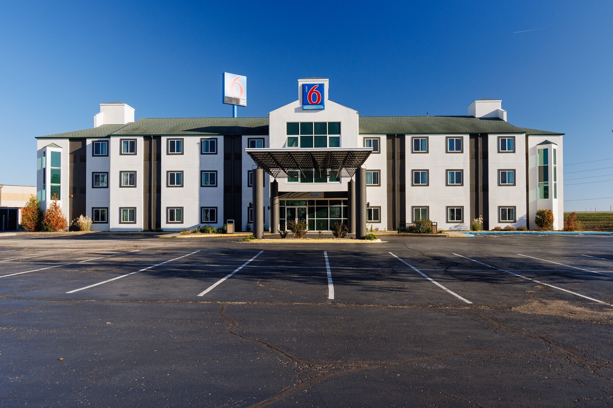 1931 Lacy Dr Junction City, KS 66441 Hospitality Property for Sale on