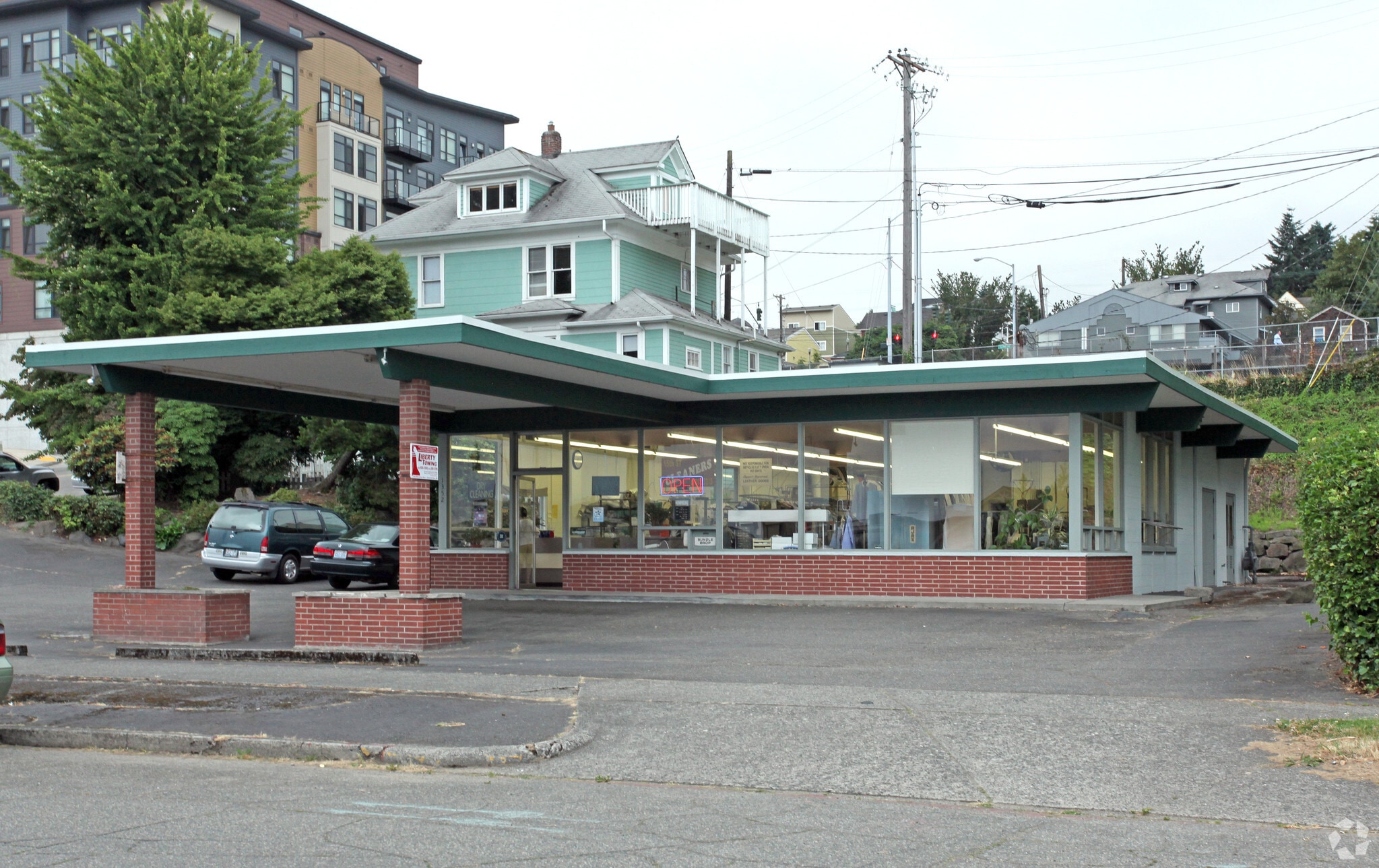 1352 S Fawcett Ave, Tacoma, WA for Sale
