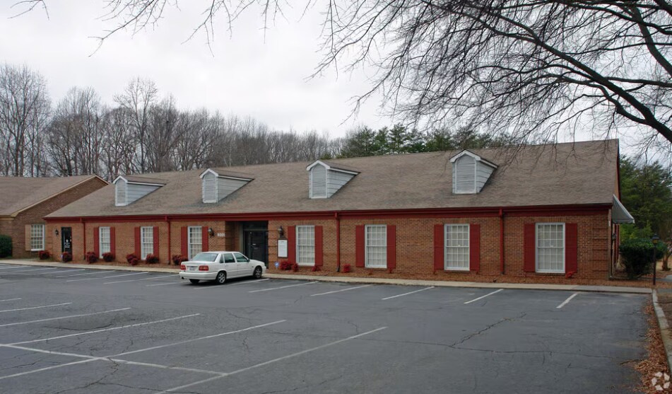 8001 N Point Blvd, Winston-Salem, NC for Rent