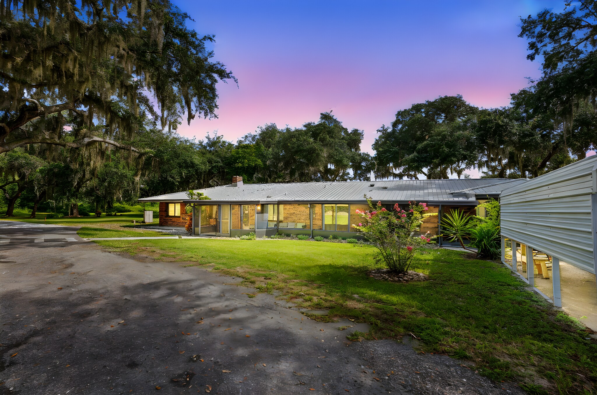 579 Johnson Lake Rd, De Leon Springs, FL for Sale
