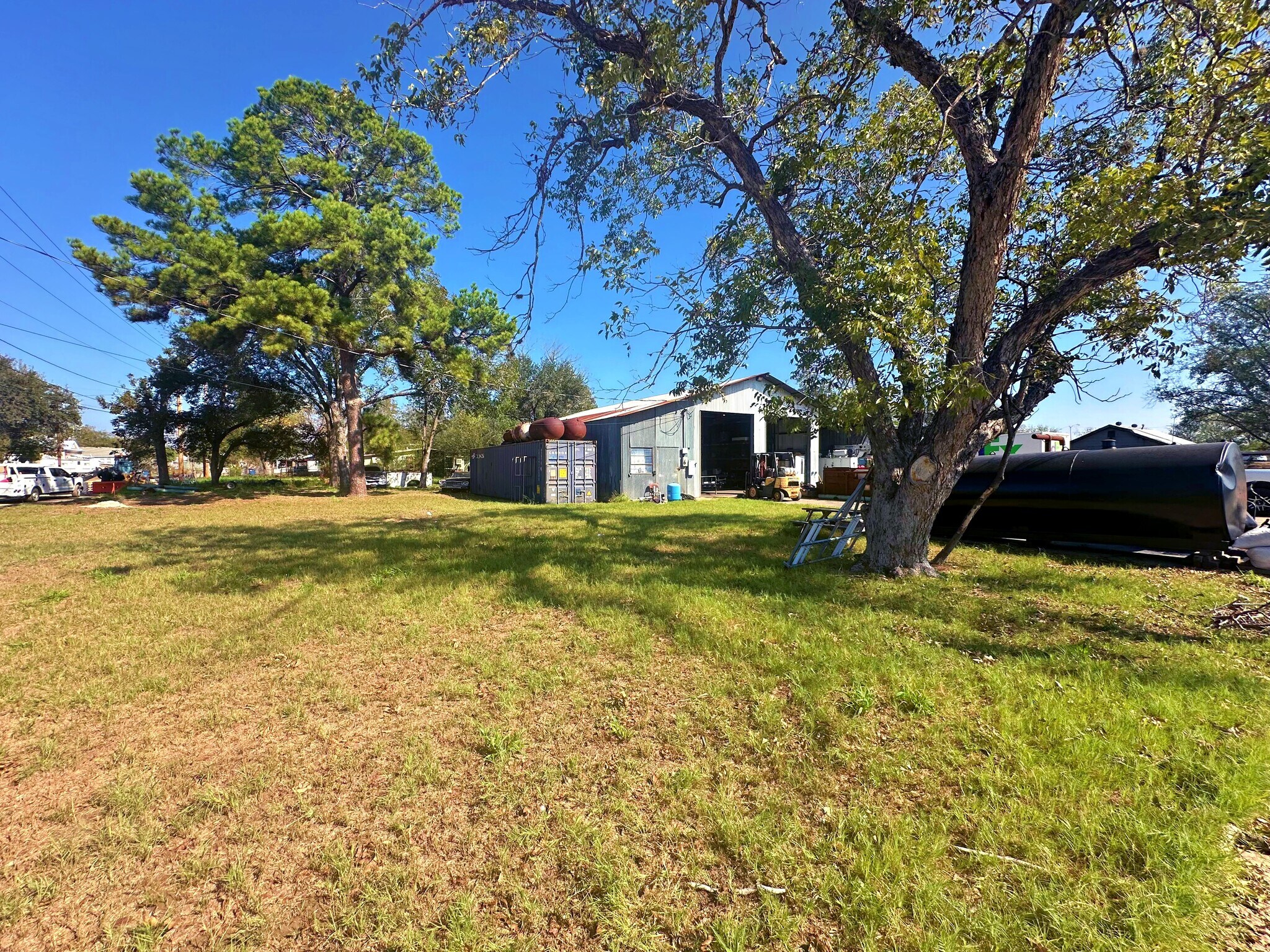 215 E College St, Pleasanton, TX for Sale