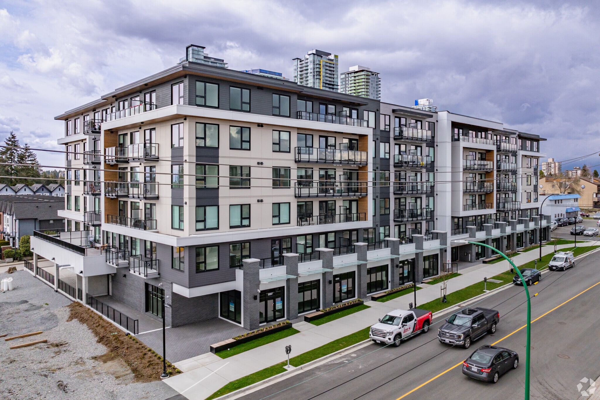 6889 Royal Oak Av, Burnaby, BC for Rent